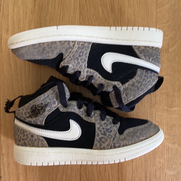 Nike Air Jordan Leopard Sneakers